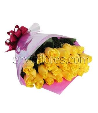 24 Rosas Amarillas en Celofán.