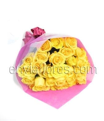50 Rosas Amarillas en Celofán.