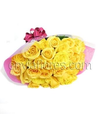 75 Rosas Amarillas en Celofán.
