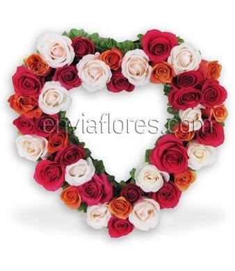 Silueta de Corazón con 45 Rosas Multicolor