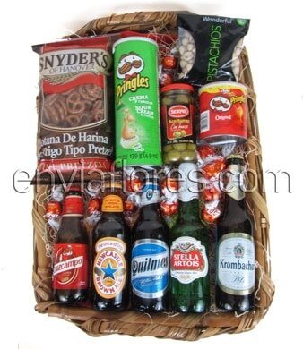 Variedad de Cervezas Importadas y Snacks