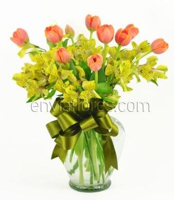 10 Tulipanes Naranja y 10 Alstroemerias en Jarrón