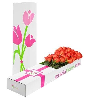 12 Rosas Naranjas en Caja Premium