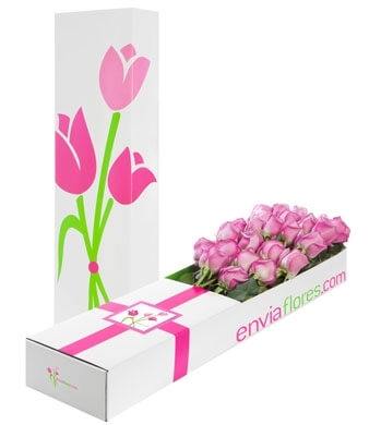12 Rosas Lila en Caja Premium