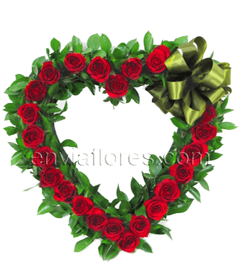 Silueta de Corazón con 24 Rosas Rojas