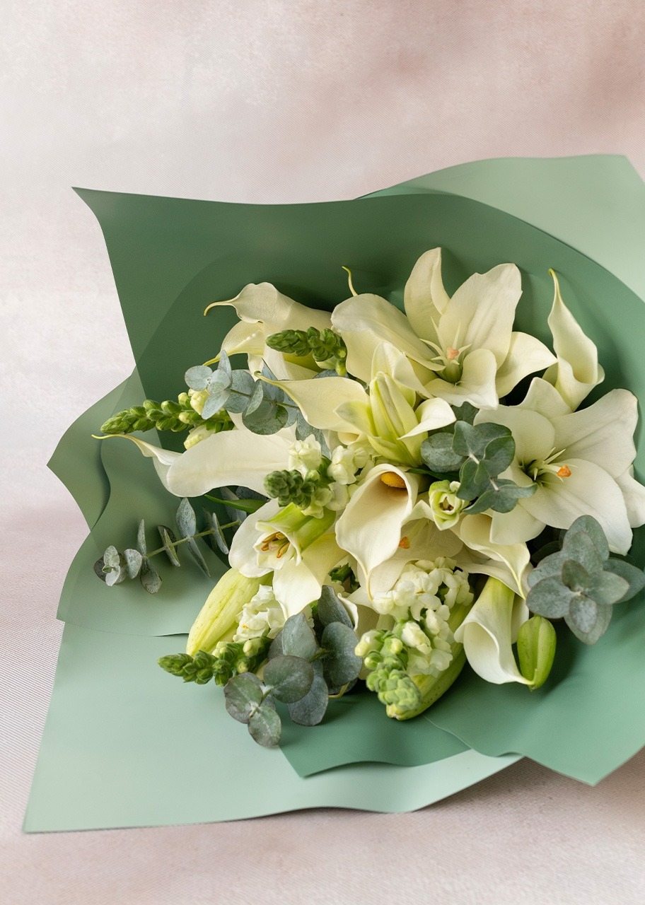 Imagen para 10 Alcatraces y Lilys en ramo - 3