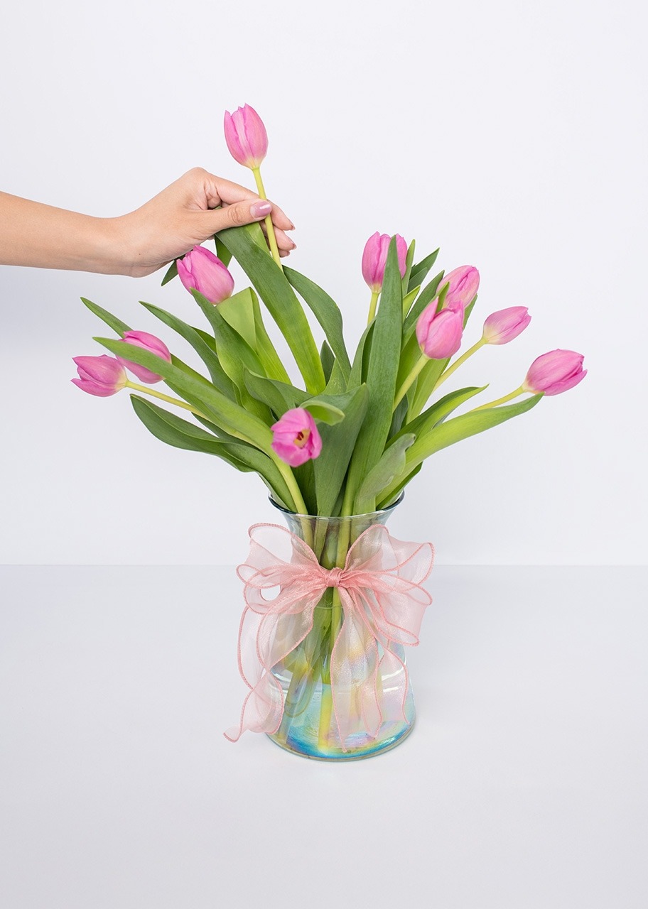 Imagen para 10 Tulipanes Fucsia en Jarrón - 2