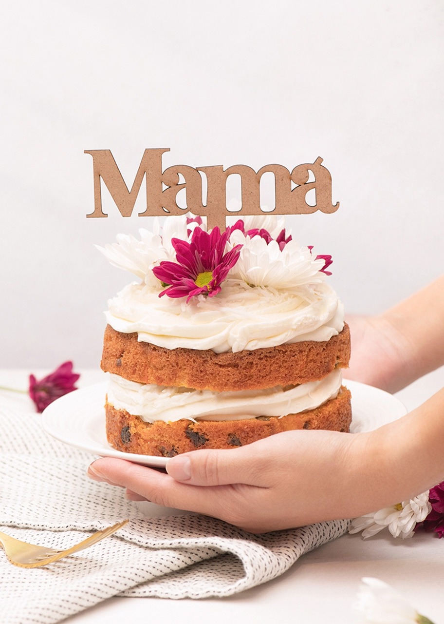 Imagen para 12 Rosas Rojas con Pastel Zanahoria Florence - 2