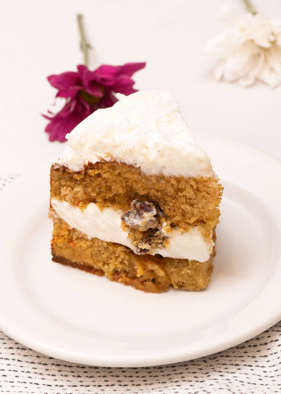 Imagen para 12 Rosas Rojas con Pastel Zanahoria Florence - 4