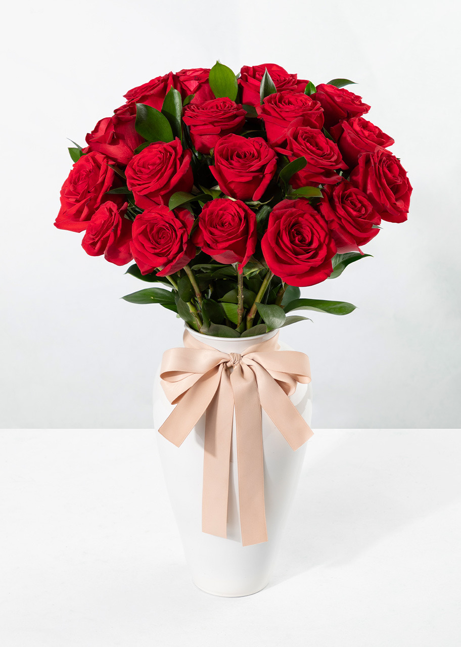 Imagen para 18 Rosas Rojas en Jarrón - 1