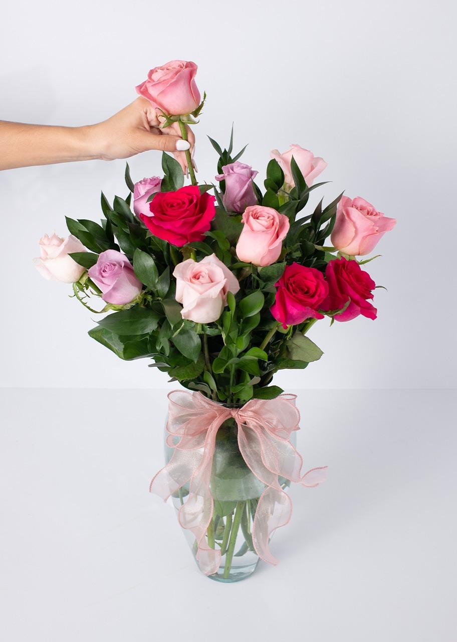 Imagen para Arreglo Romántico de 12 Rosas - 2