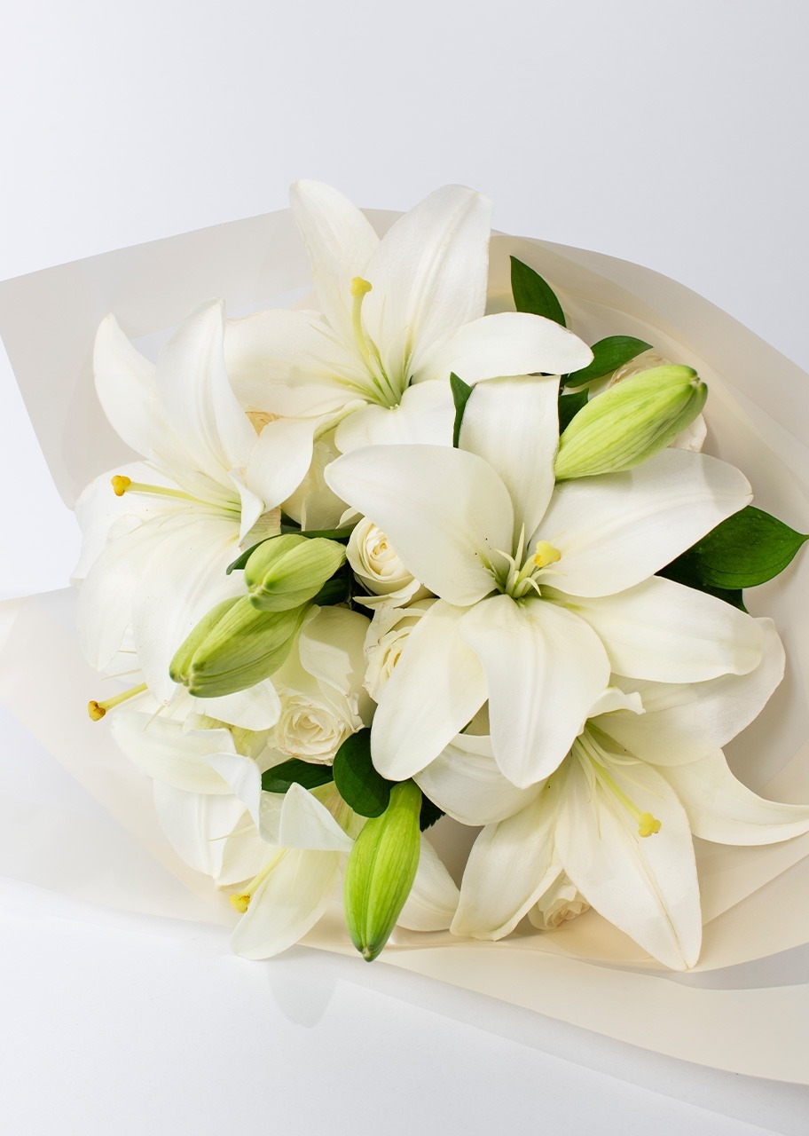 Imagen para Ramo de Rosas Blancas y Lilys - 2