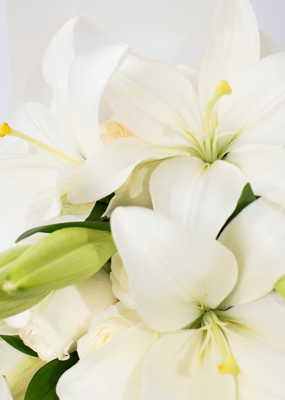 Imagen para Ramo de Rosas Blancas y Lilys - 4