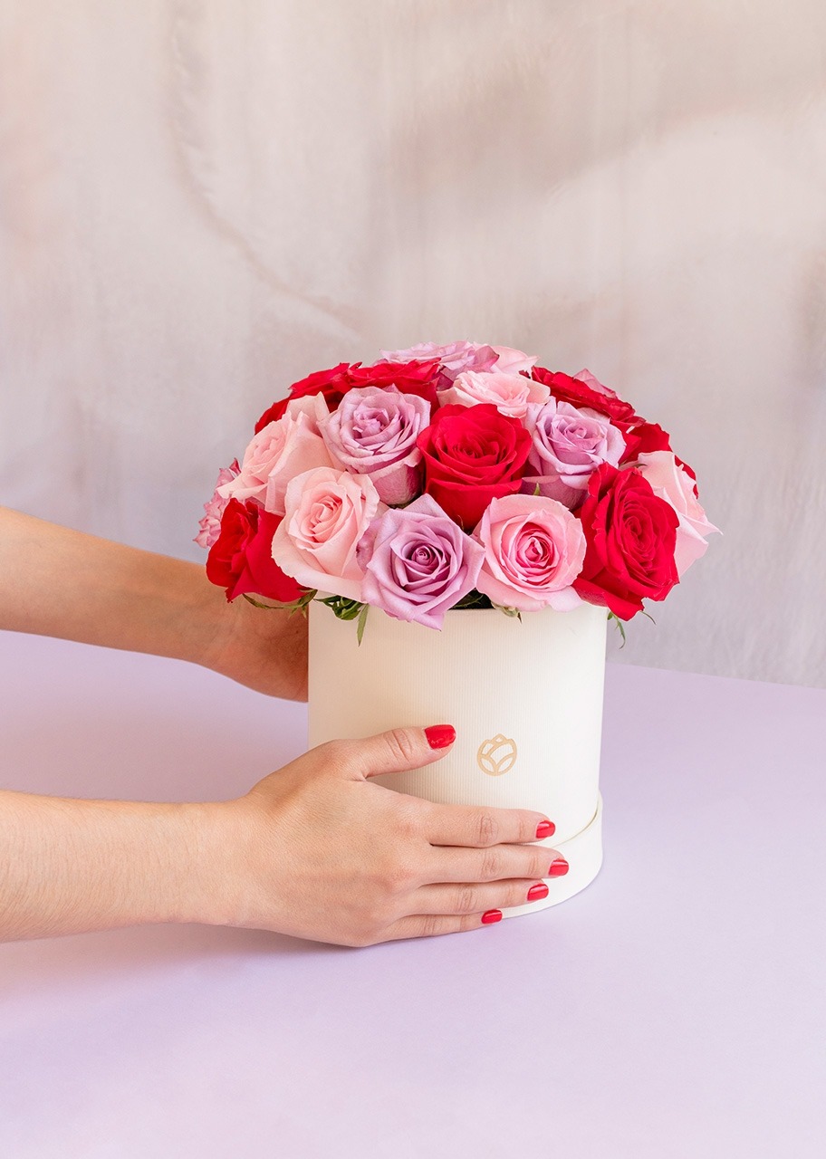 Imagen para Arreglo de 24 Rosas Combinadas - 2
