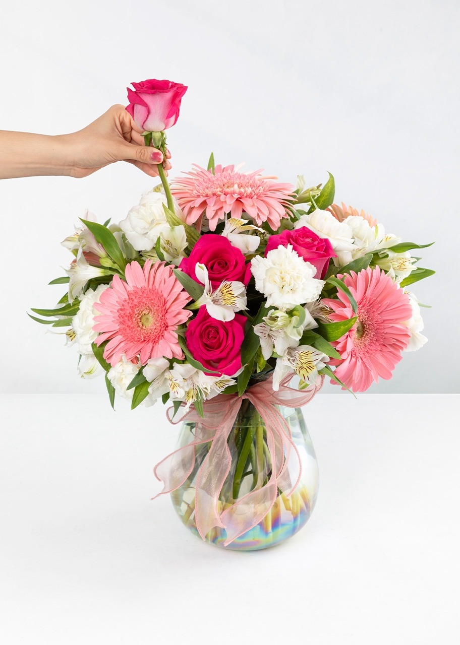 Imagen para 5 gerberas y rosas en jarrón tornasol - 2