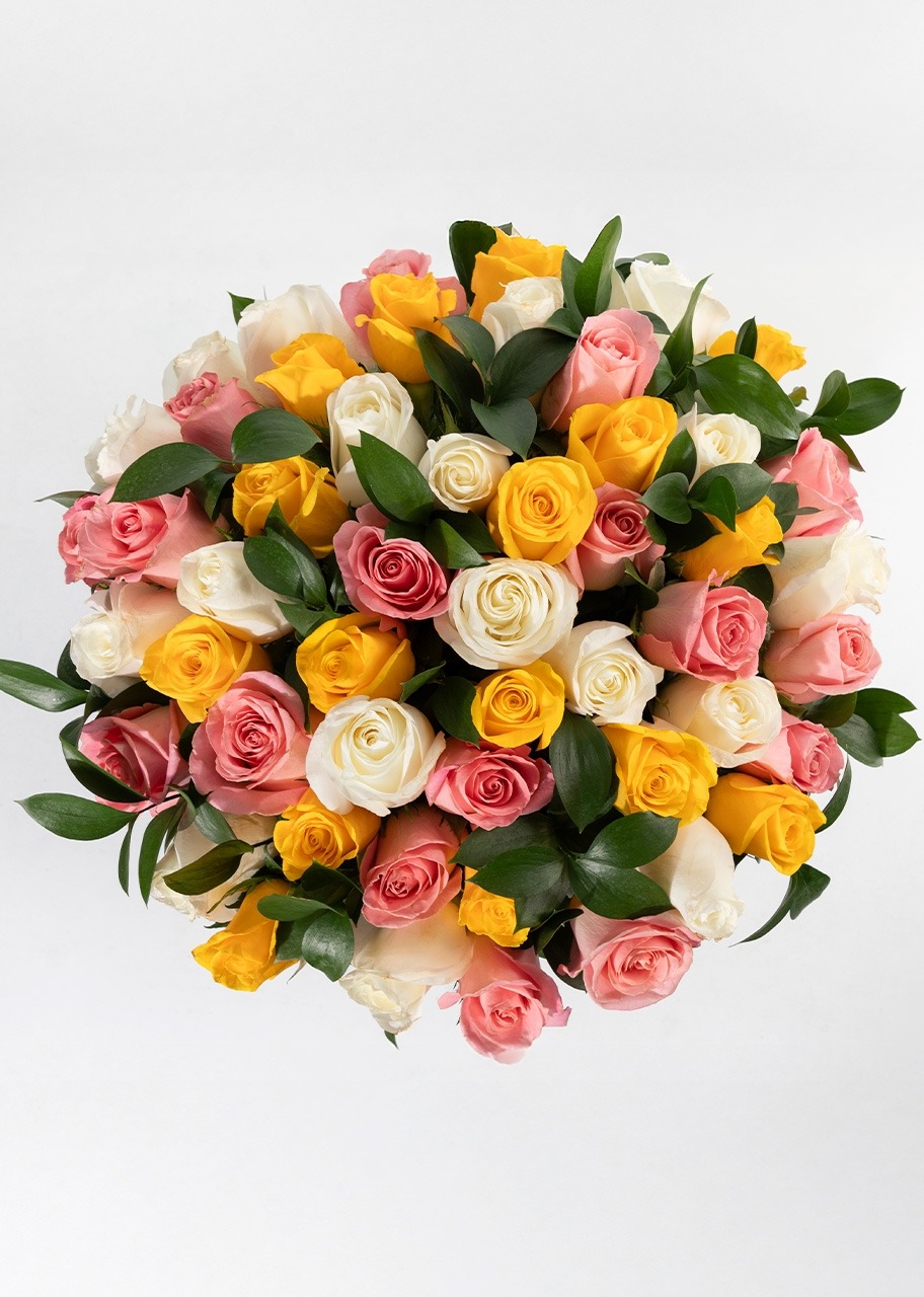 Imagen para Arreglo 50 Rosas Combinadas - 3