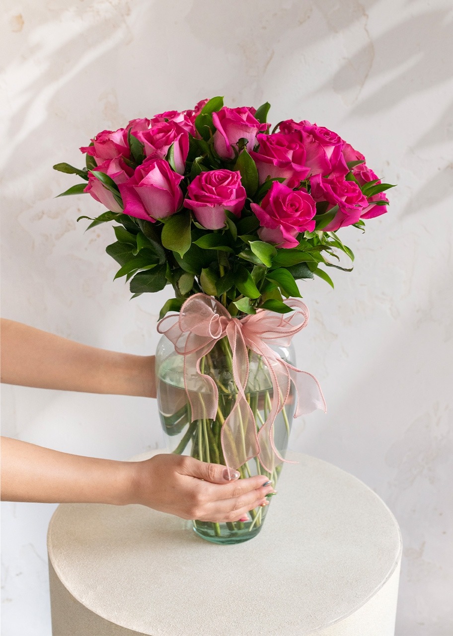 Imagen para Arreglo de 18 Rosas Fucsia - 2