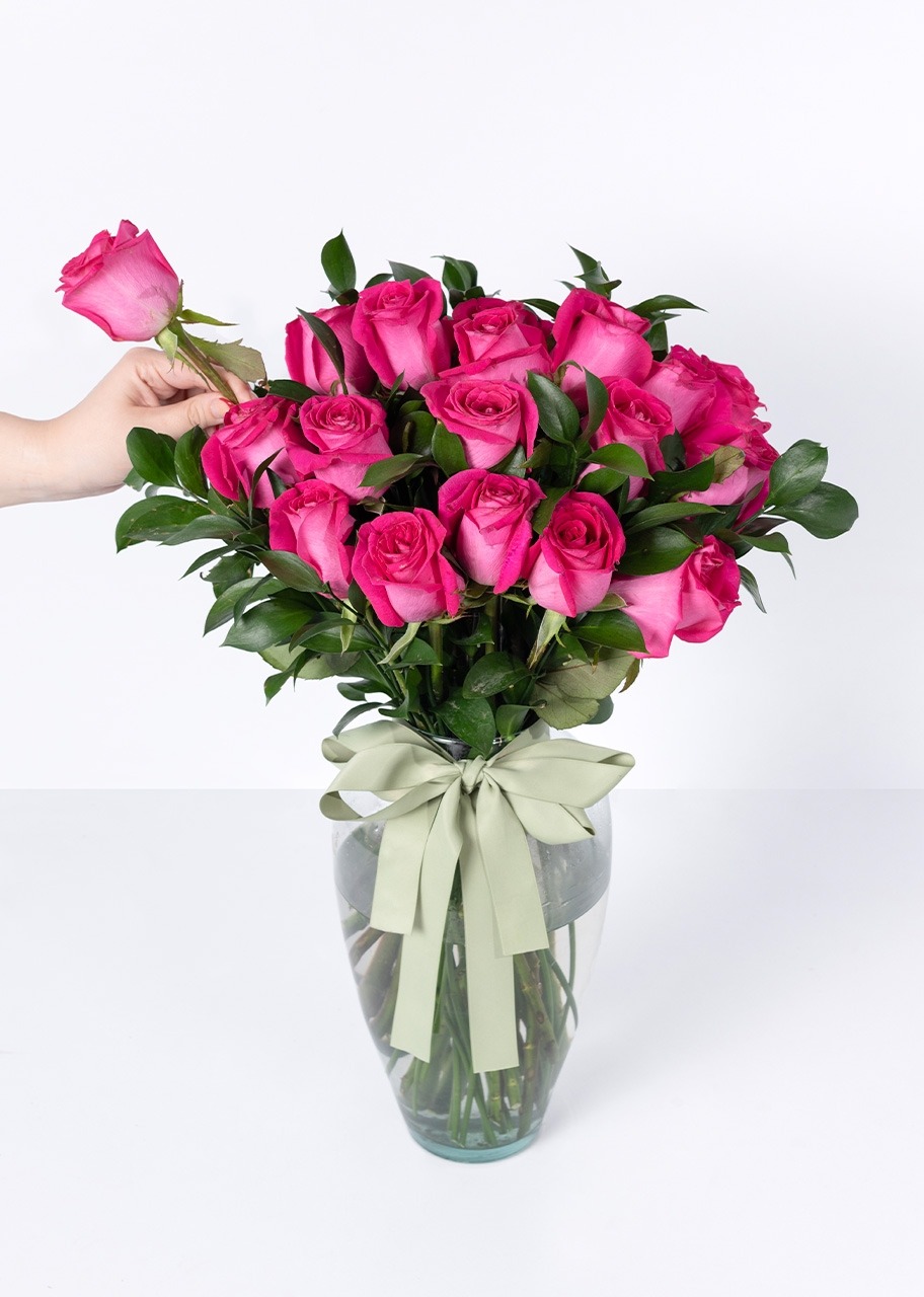 Imagen para Arreglo de 24 Sueños Rosa Intenso - 2