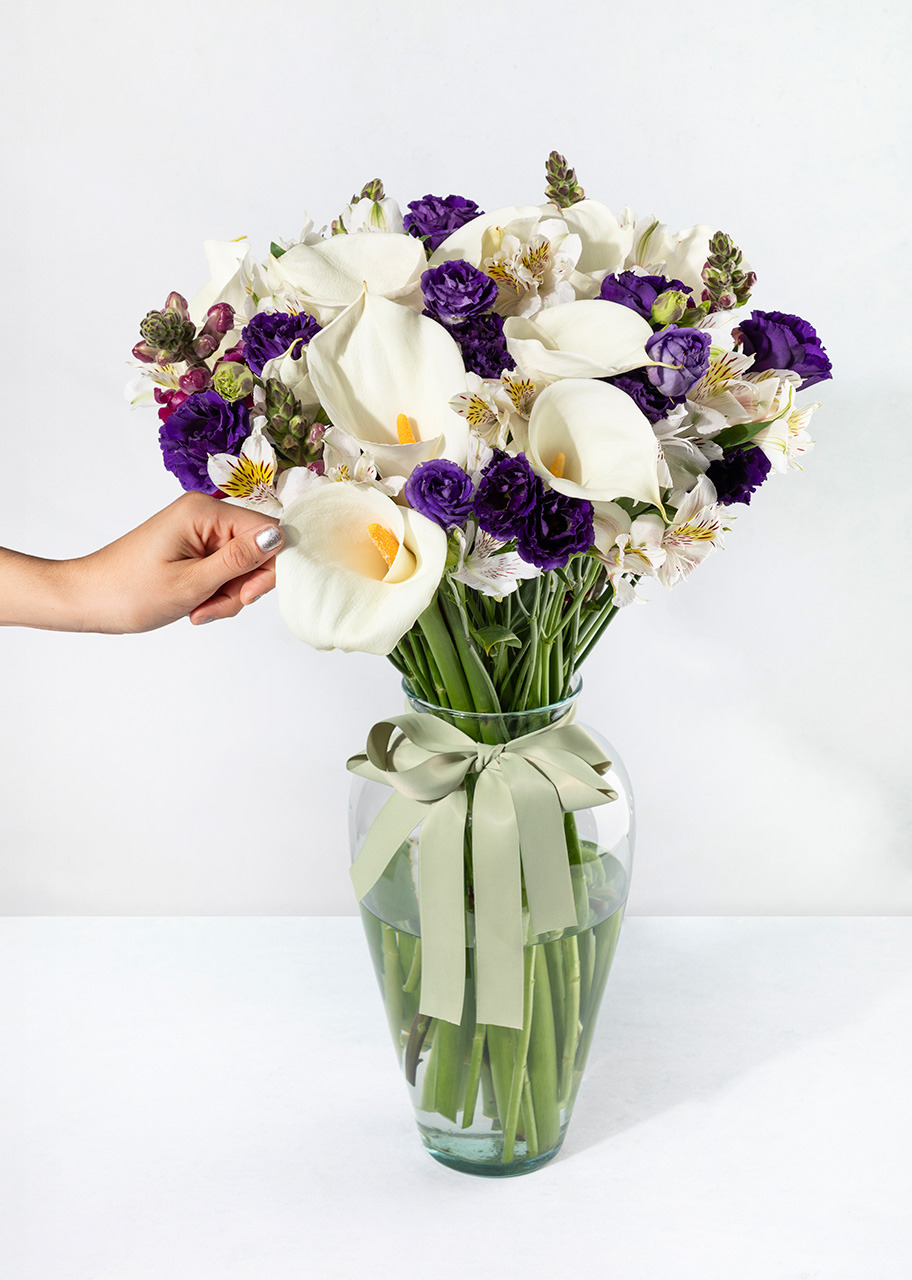 Imagen para Arreglo de Alcatraces y Lisianthus  - 2