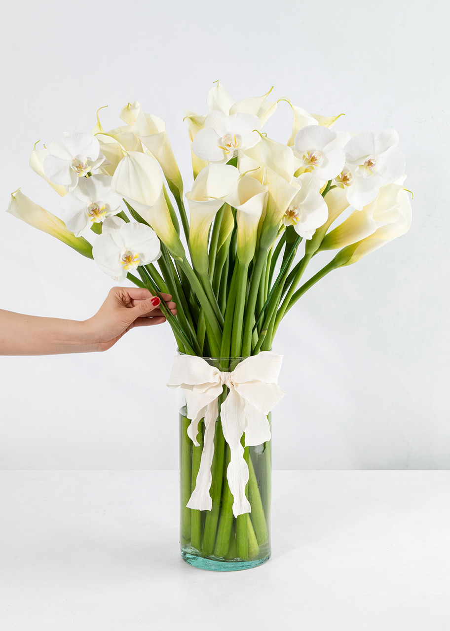 Imagen para Arreglo de Alcatraces y Orquídea - 2