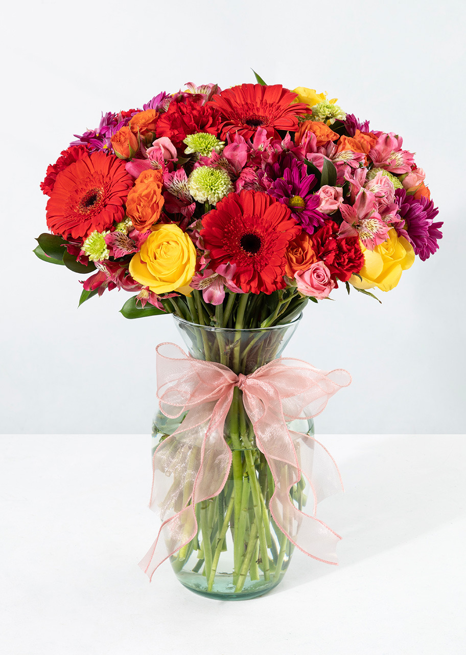 Imagen para Arreglo de Gerberas Rojas y Margaritas - 1