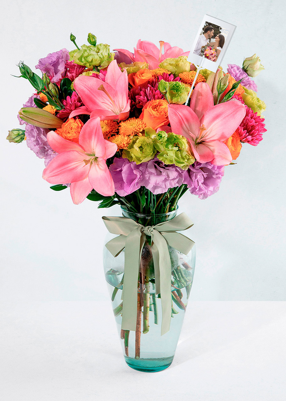 Imagen para Arreglo de Lilys Rosas y Lisianthus con Mini Foto - 1