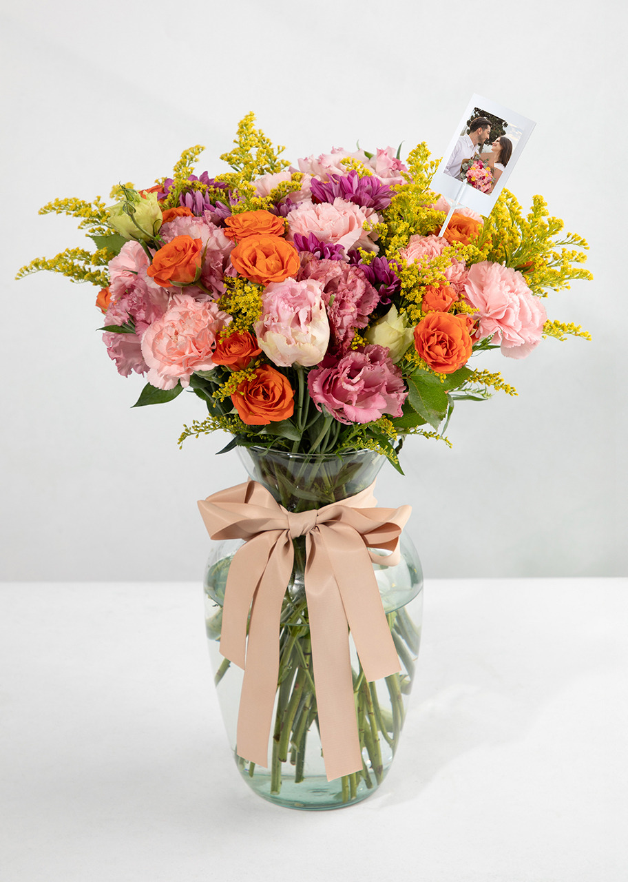 Imagen para Arreglo de Lisianthus Rosa y Margaritas con Mini Foto - 1