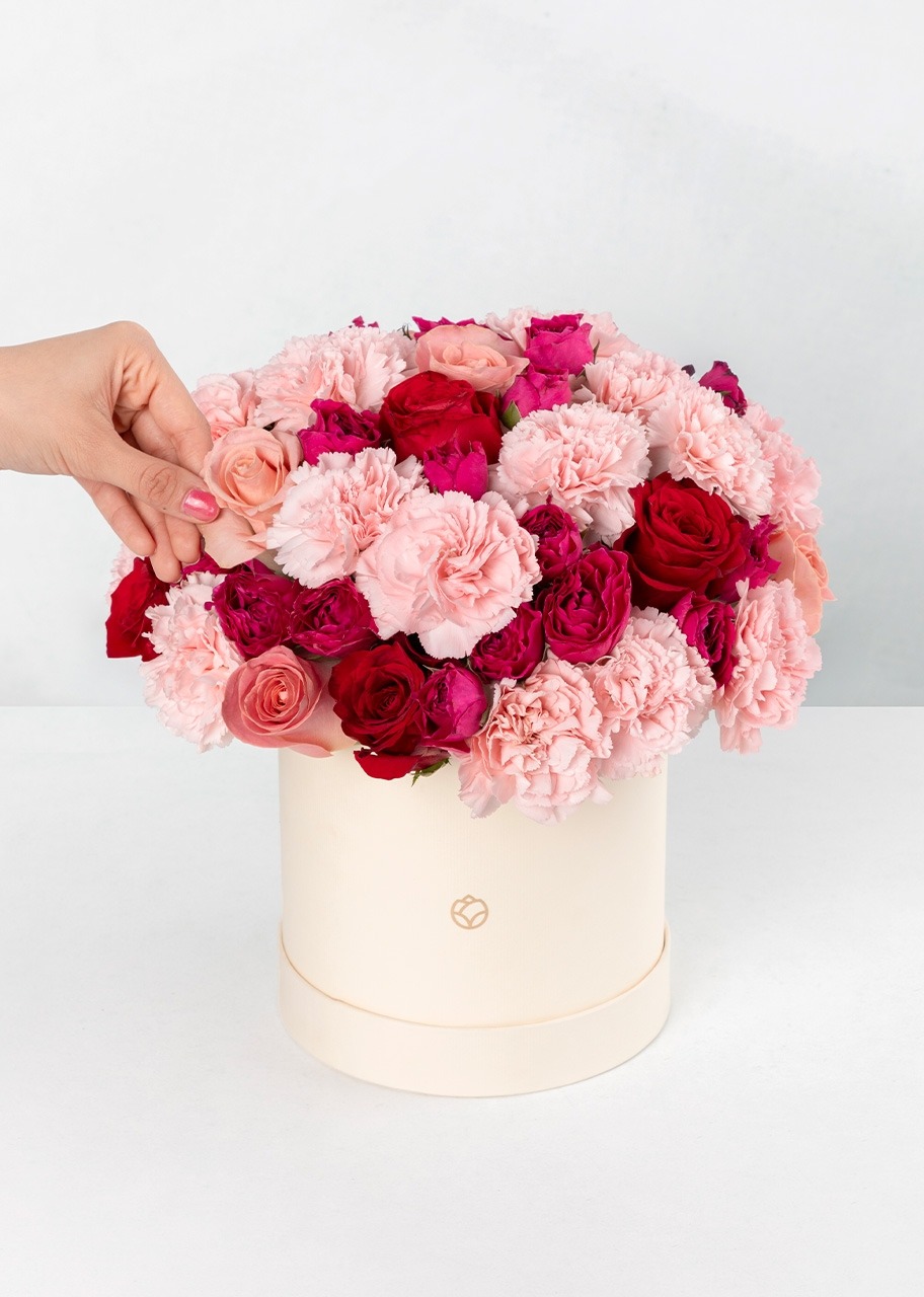 Imagen para Dulce Emoción con Rosas y Claveles - 2