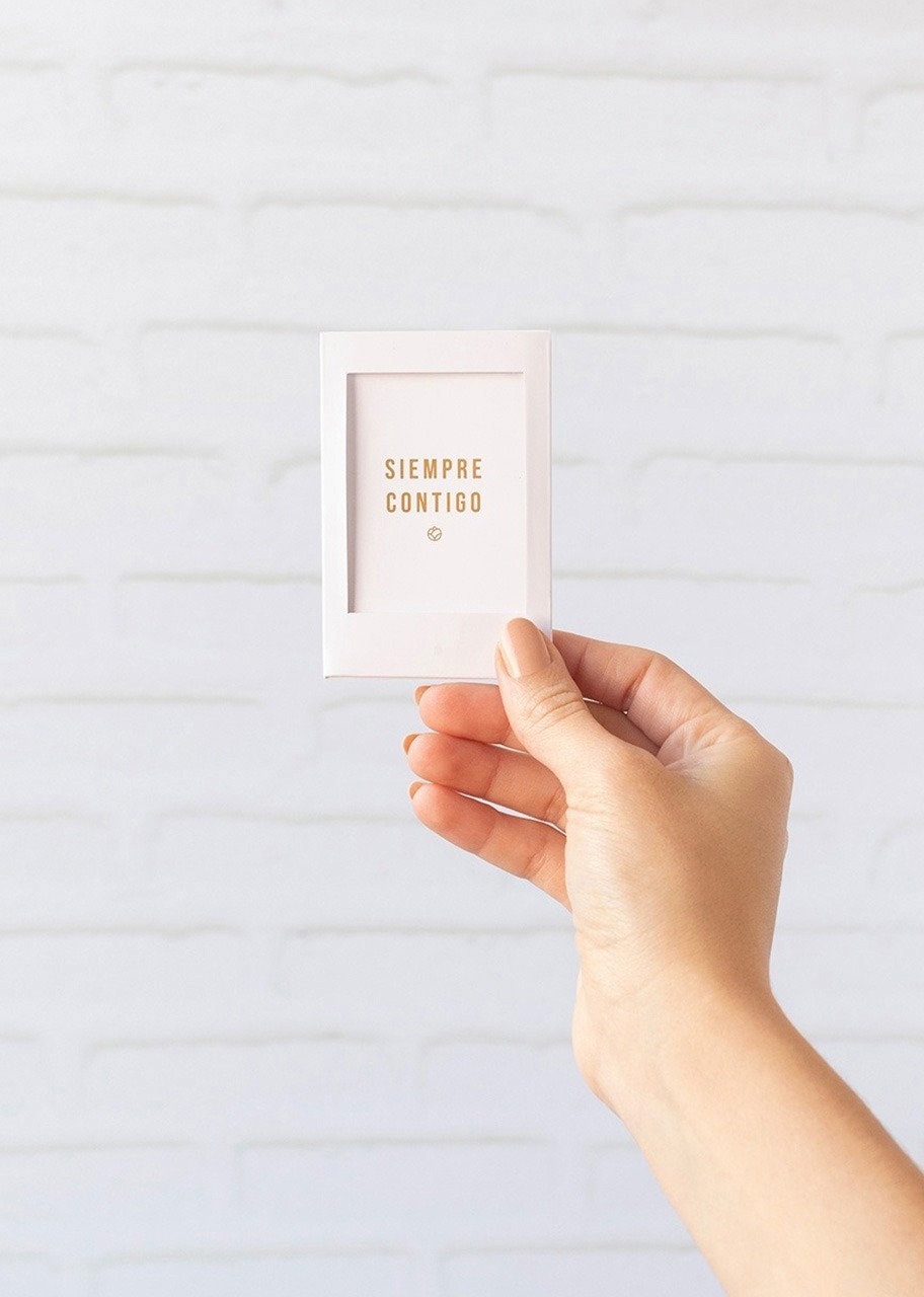 Imagen para Dulce emoción con Rosas y Claveles con Mini Foto - 3