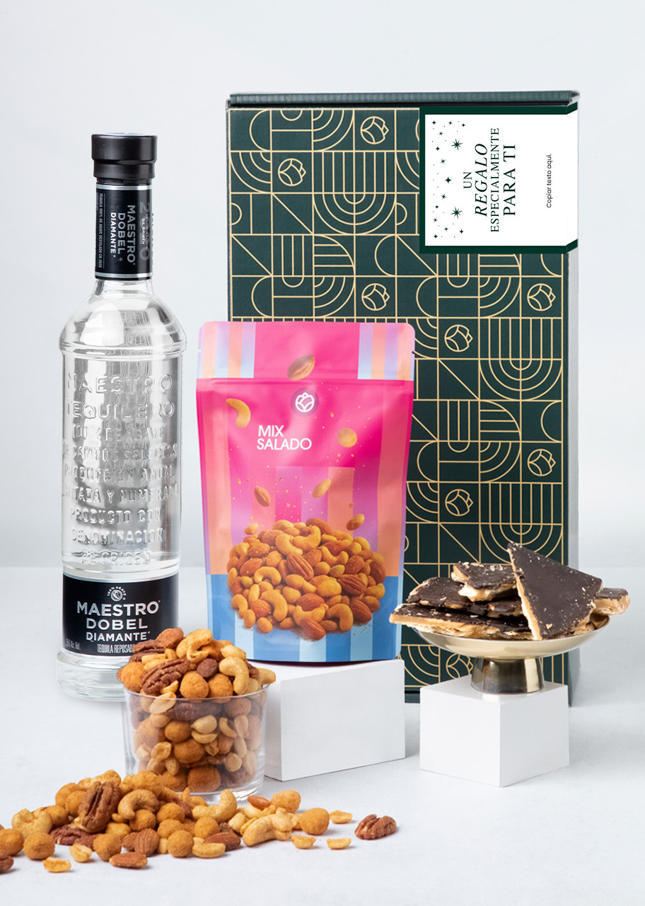 Imagen para Caja Personalizada Etiqueta con Tequila Dobel, Mix Salado y Toffee - 1