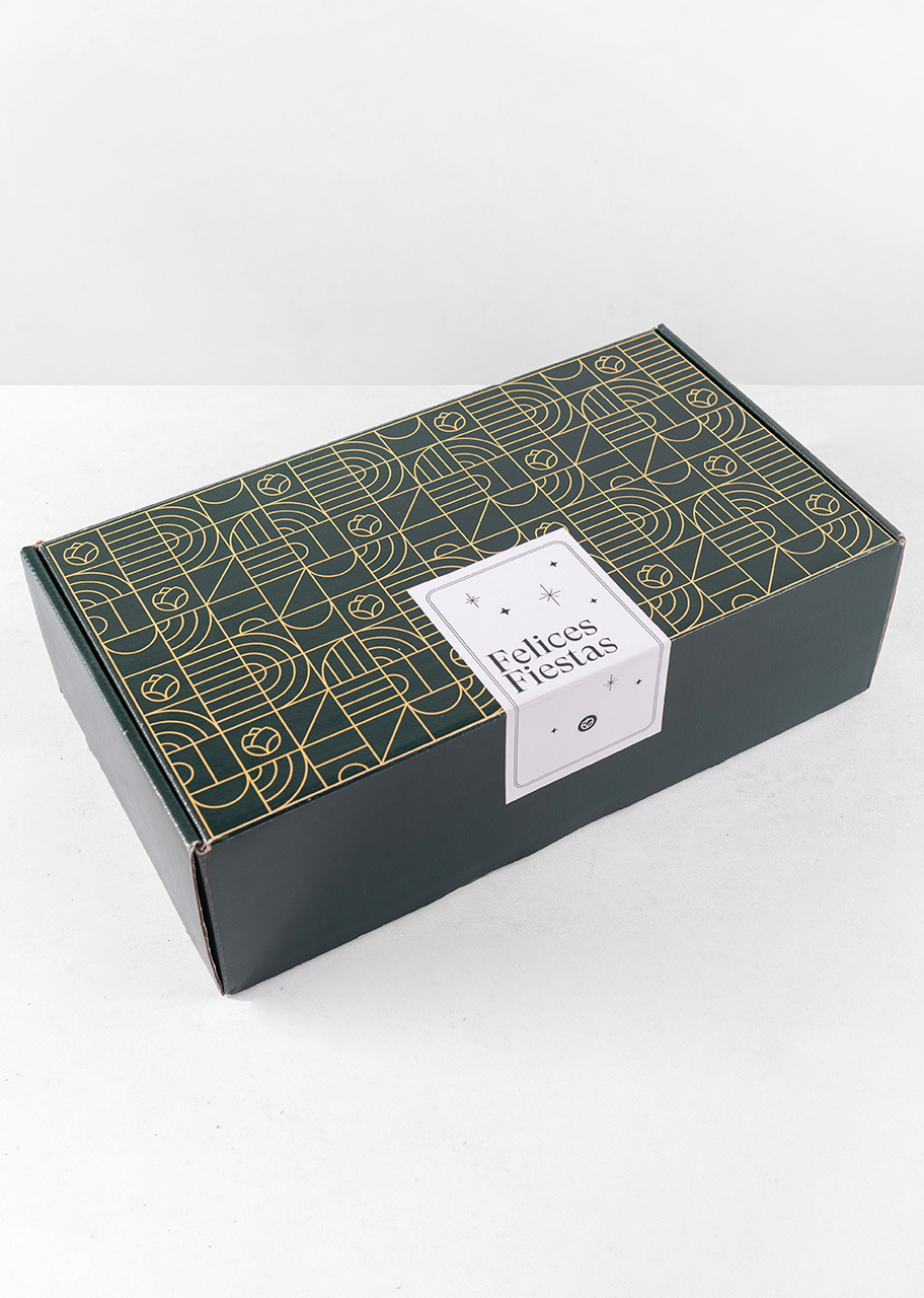 Imagen para Canasta Felices Fiestas con Maestro Dobel y Botanas - 4