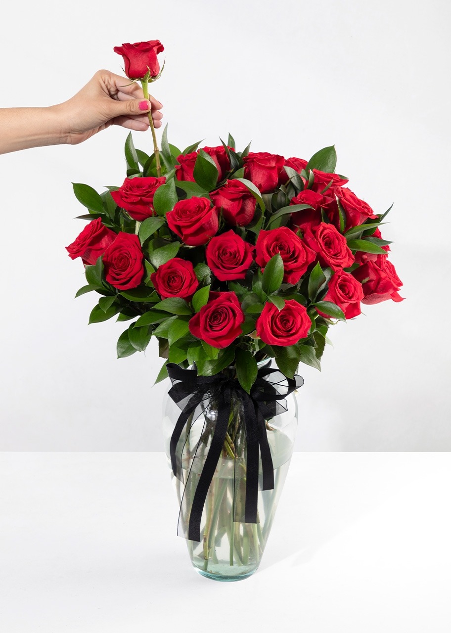 Imagen para Clásico Amor con 24 Rosas Rojas - 2