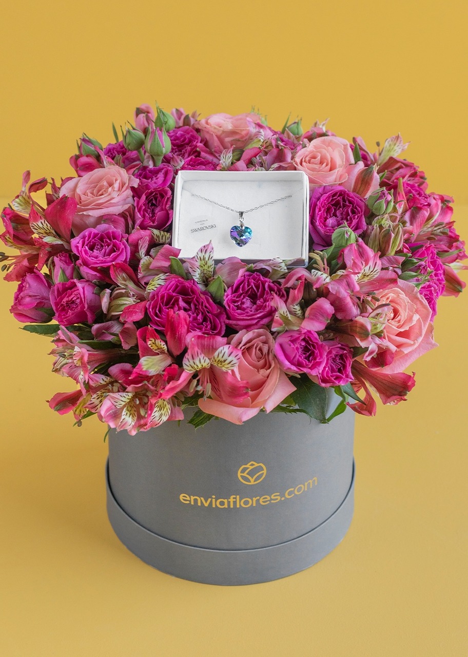 Imagen para Crystal heart necklace and Flower box - 1