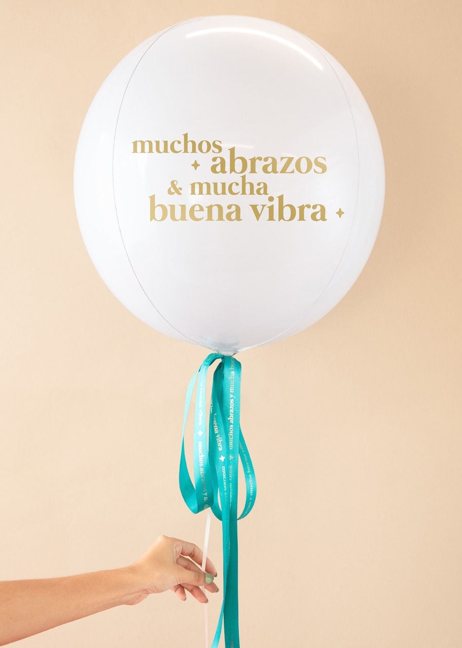 Imagen para Globo  Esfera Motivacional "Muchos Abrazos & Mucha Buena Vibra" - 2