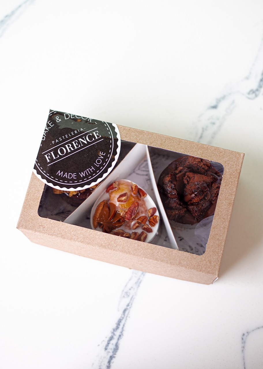 Imagen para Globo Esfera Magenta con Pasteles Petit Florence - 4