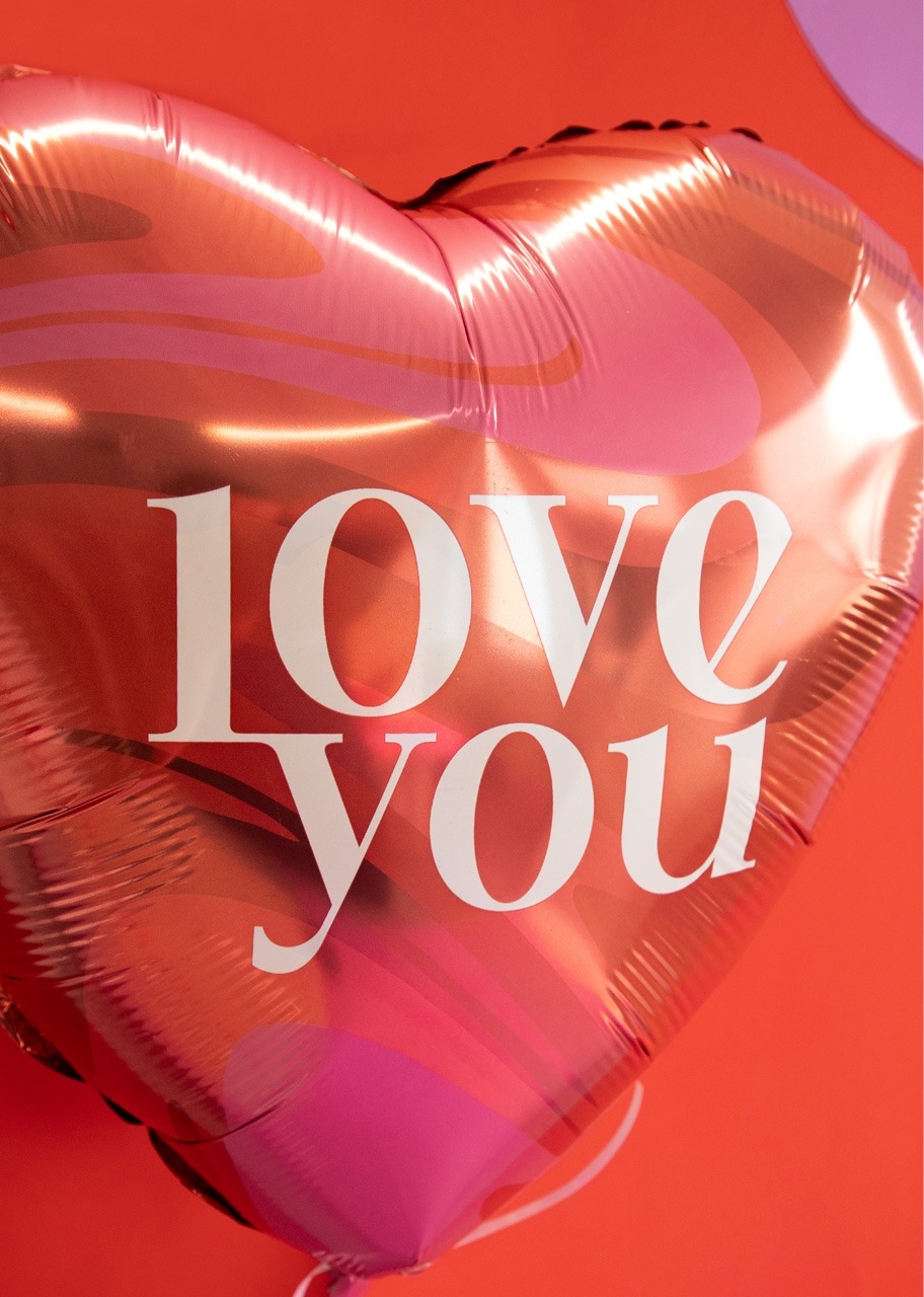 Imagen para Globo "Love You" y 12 Rosas en Jarrón - 5