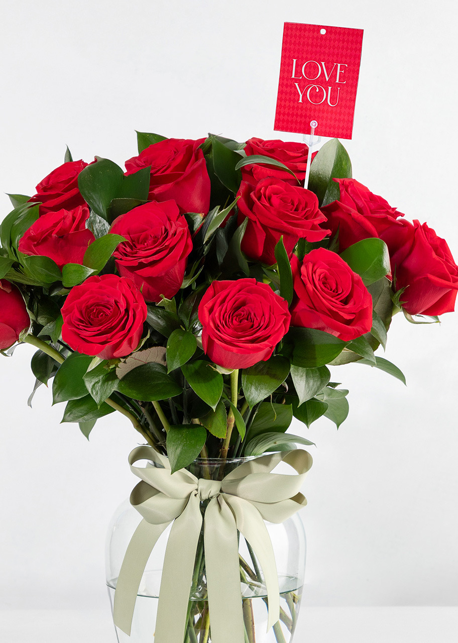 Imagen para Kit 12 Rosas Rojas, Chocolates,Globo y Polaroid - 3