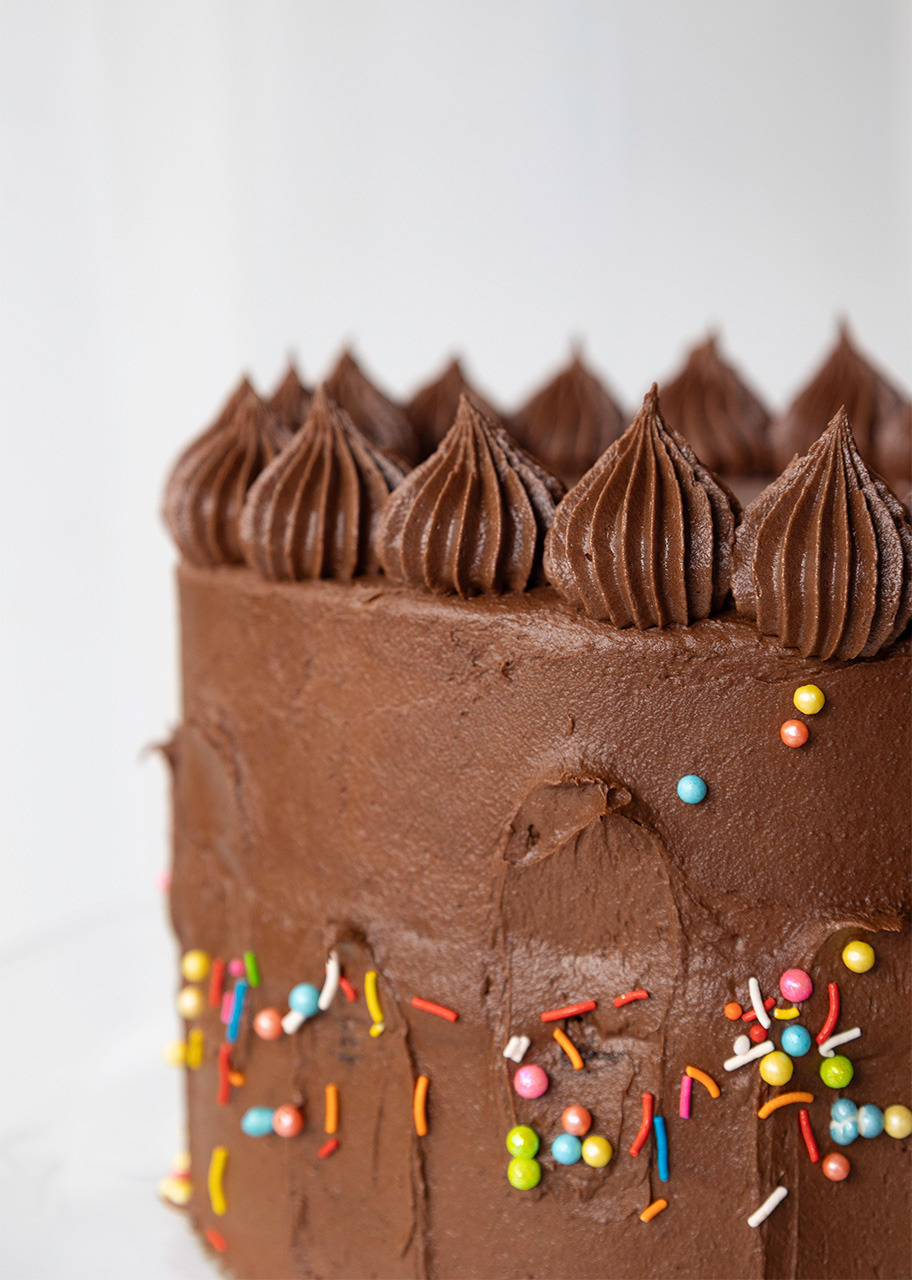 Imagen para Kit Cumpleaños Lily y Rosas con Pastel Chocolate Florence - 3