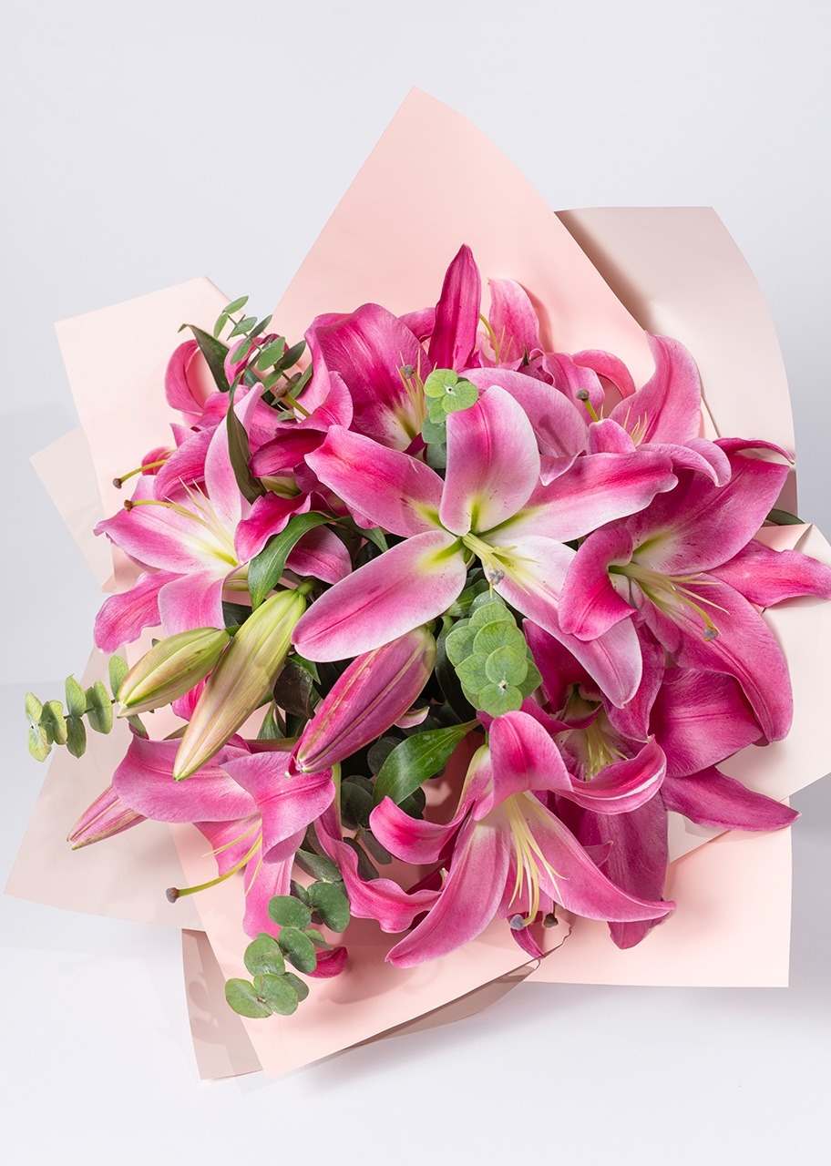 Imagen para Marco Amor con Ramo de Stargazer - 2