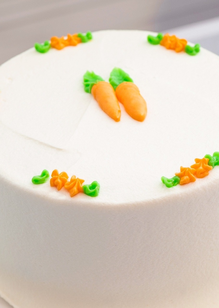 Imagen para Pastel Zanahoria Jeffrey con Arreglo de Gerberas y Alstroemerias  - 4