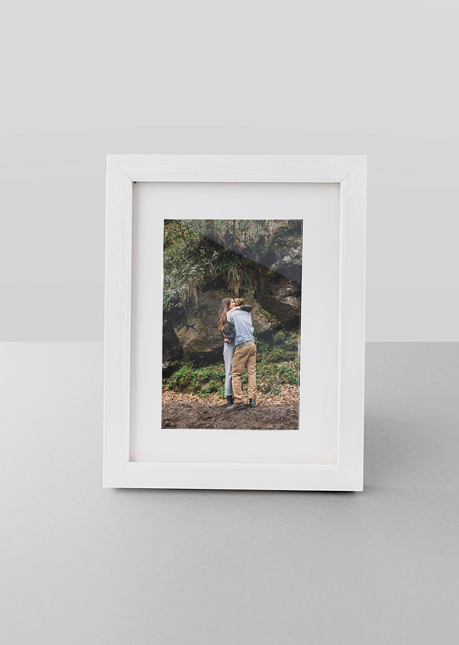 Imagen para Personaliza Marco Blanco con Ramo de Gerberas - 4