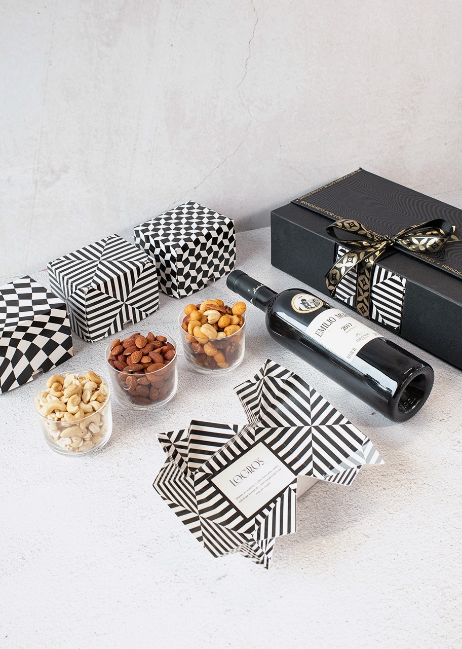 Imagen para Personaliza Regalo con Vino Tinto y Botanas - 4
