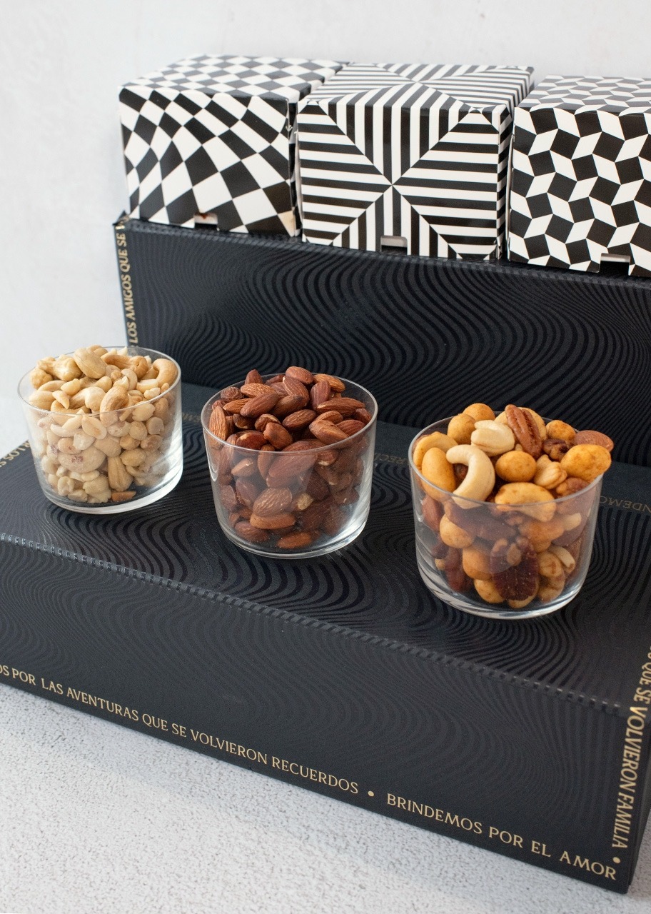 Imagen para Personaliza Regalo con Whisky y Botanas - 4