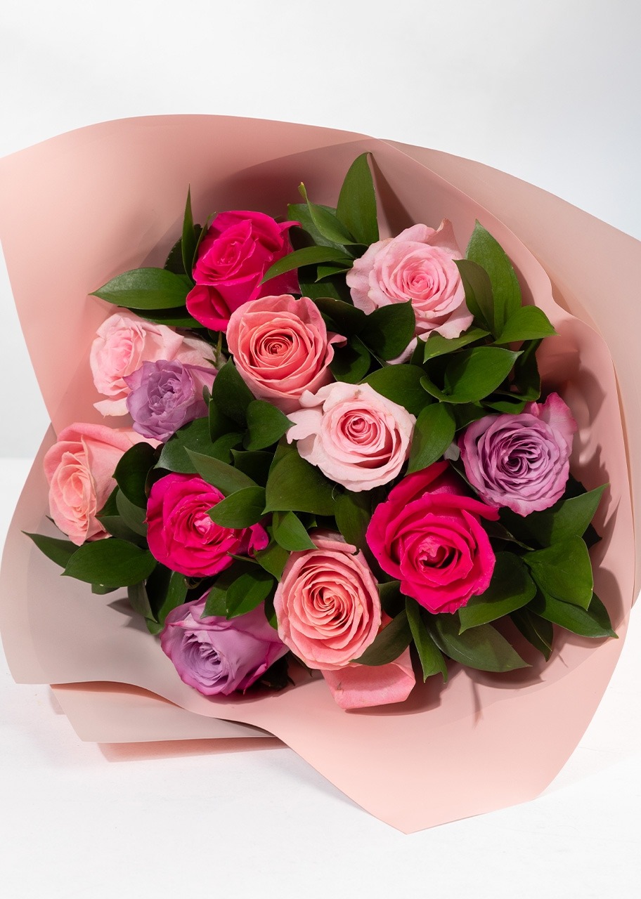 Imagen para Ramo Romántico de 12 Rosas - 3