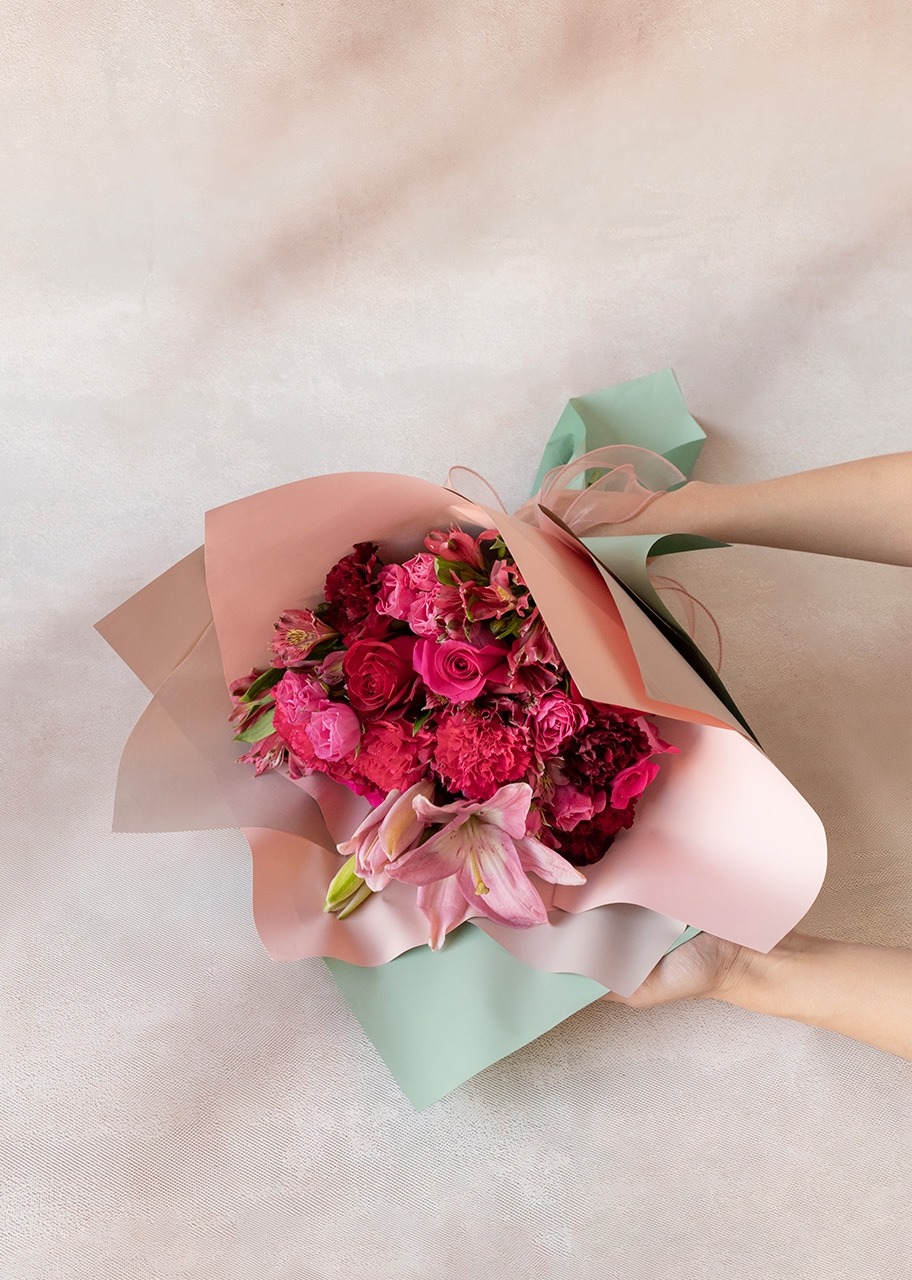 Imagen para Ramo de Claveles y Lily Rosa - 2