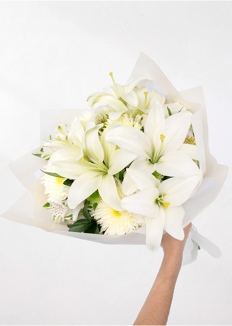 Imagen para Ramo de Lilys Blancas y Claveles  - 2