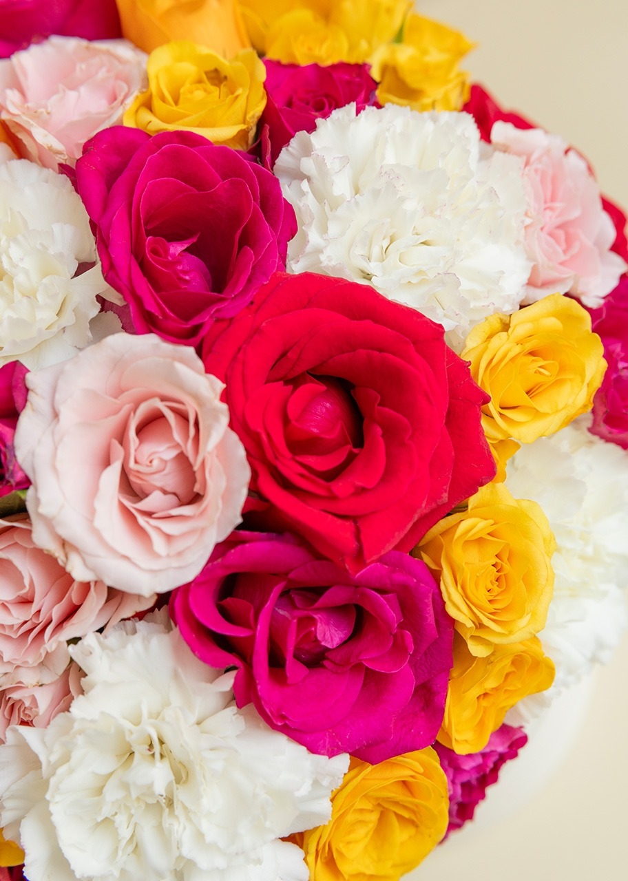 Imagen para Arreglo de Rosas Rojas y Mini Rosas - 4