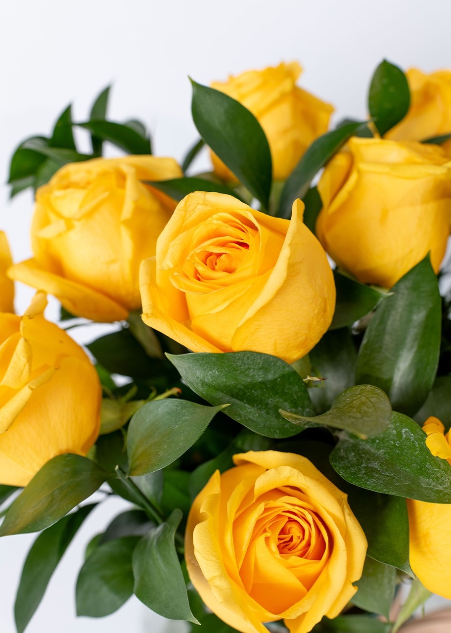 Imagen para Sus Flores Amarillas con 12 Rosas - 4