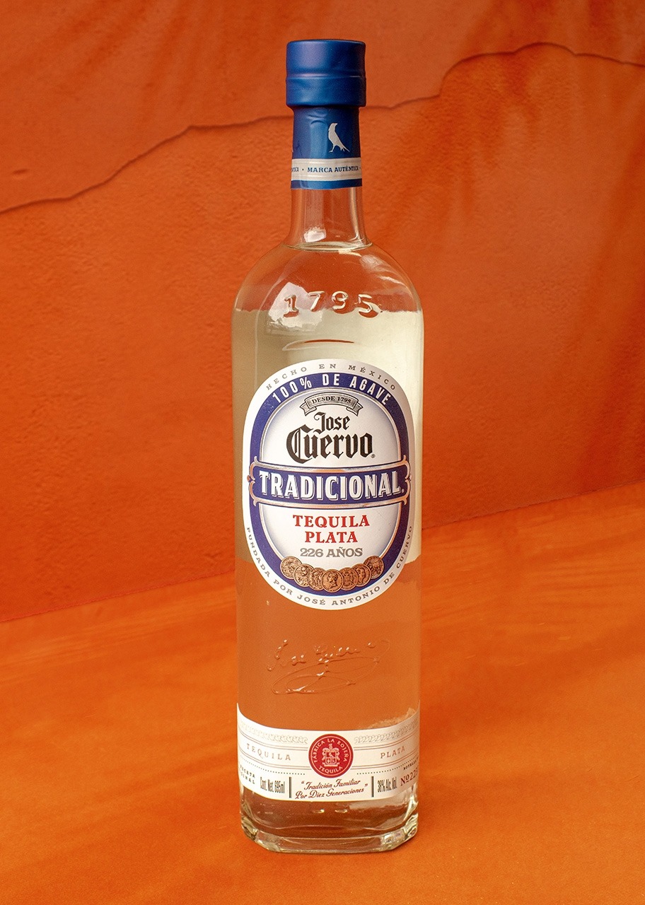 Tequila José Cuervo Tradicional para Fiestas Patrias