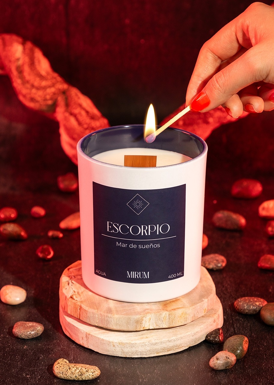 Imagen para Vela con Anillo Mirum Signo Escorpio 400 ml - 4